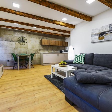 Urban Apartments With Sauna Zara Esterno foto