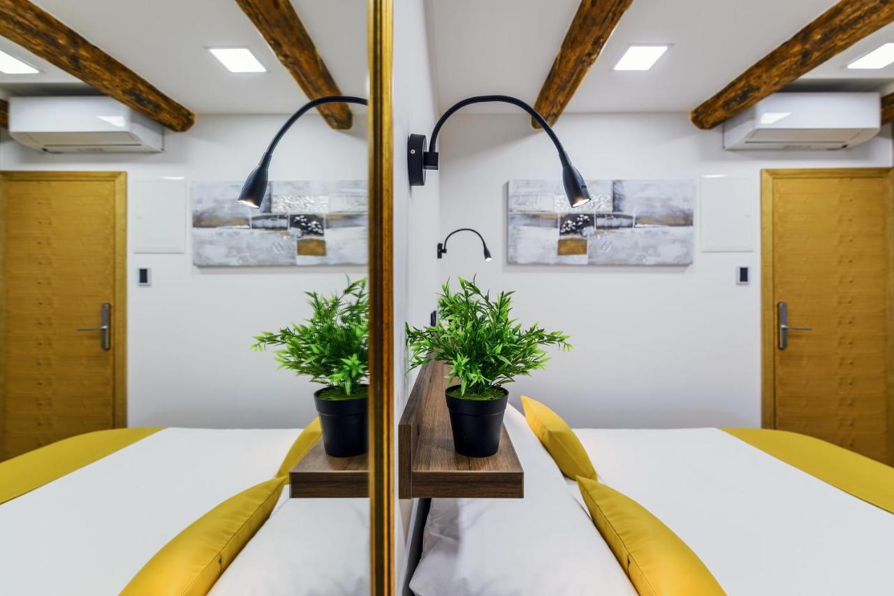 Urban Apartments With Sauna Zara Esterno foto