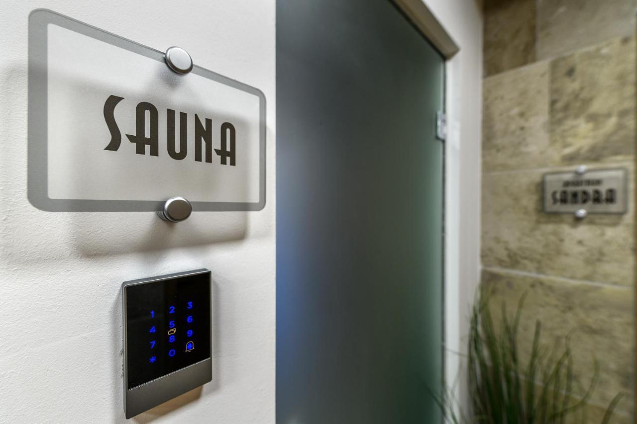 Urban Apartments With Sauna Zara Esterno foto