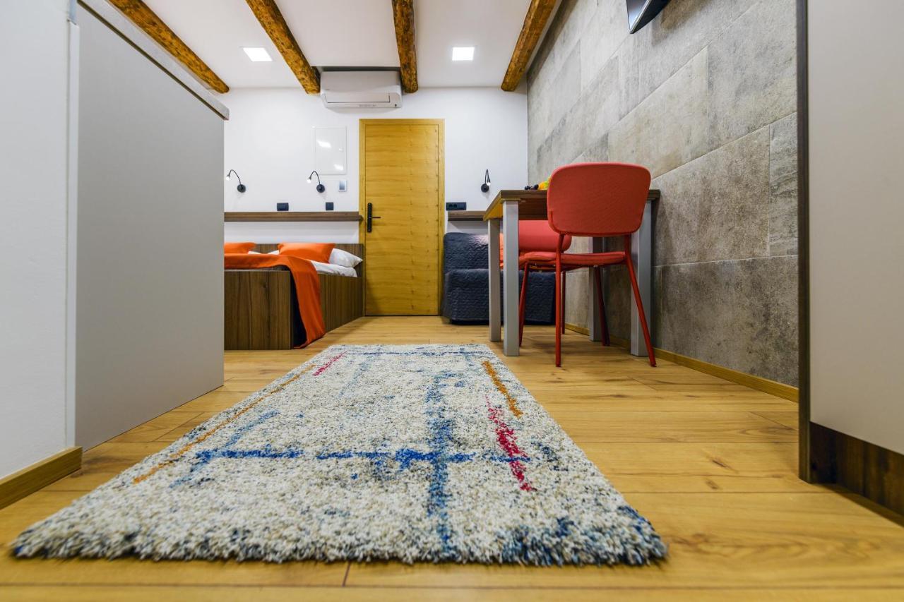 Urban Apartments With Sauna Zara Esterno foto