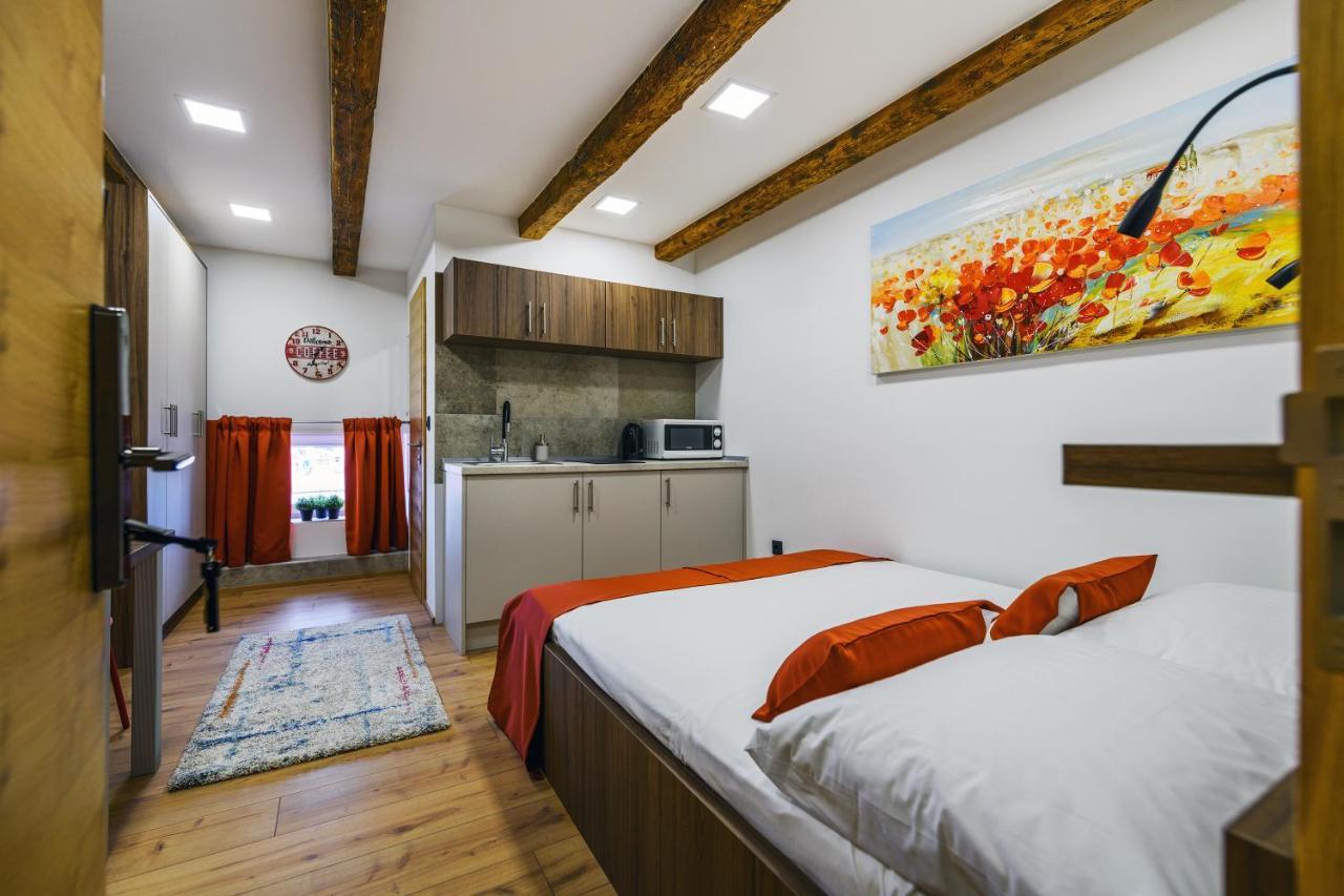 Urban Apartments With Sauna Zara Esterno foto
