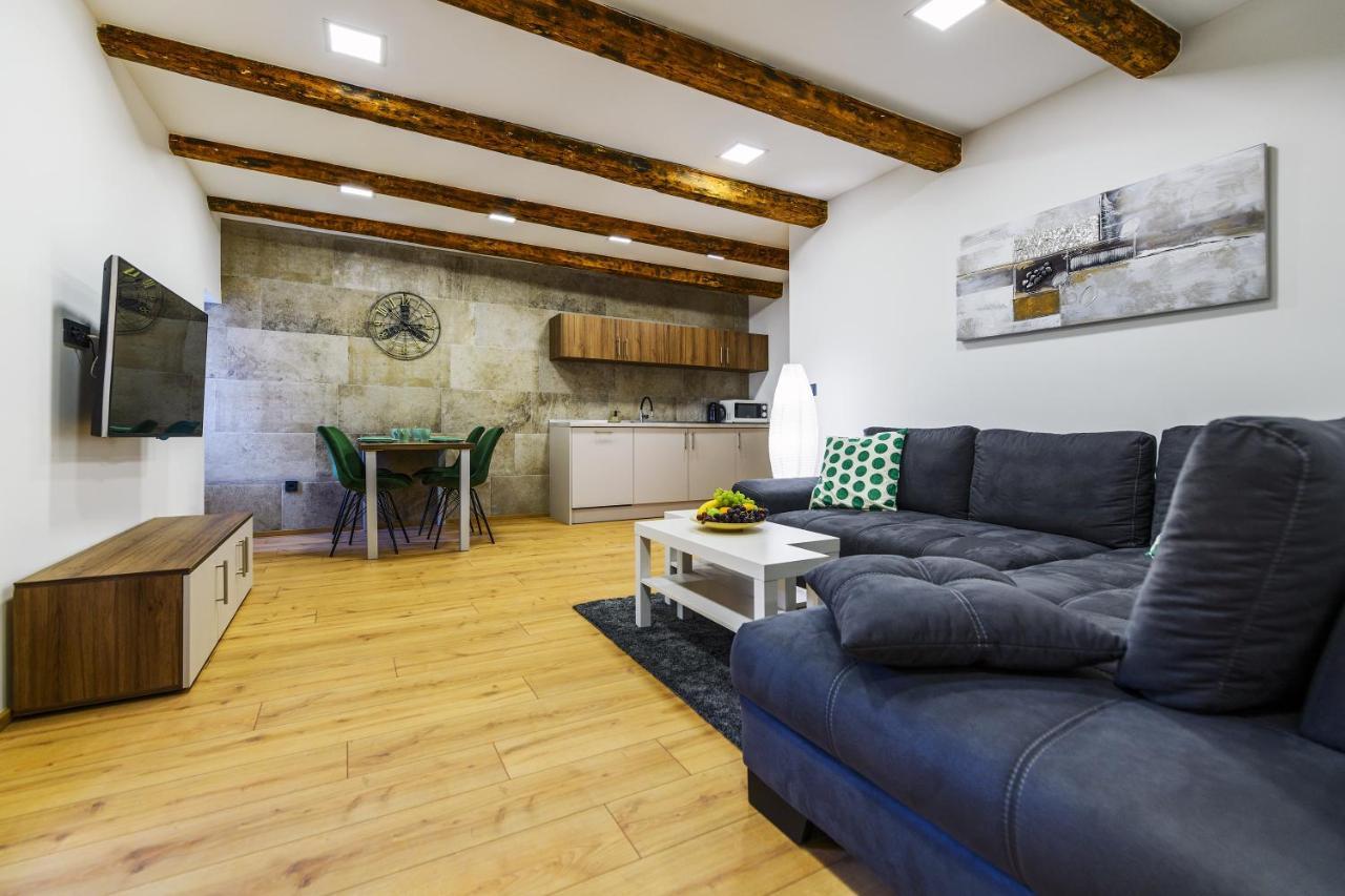 Urban Apartments With Sauna Zara Esterno foto