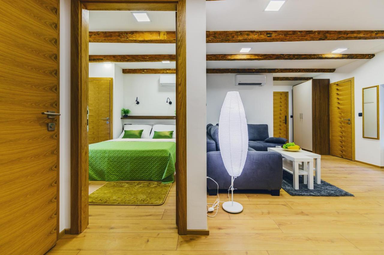 Urban Apartments With Sauna Zara Esterno foto