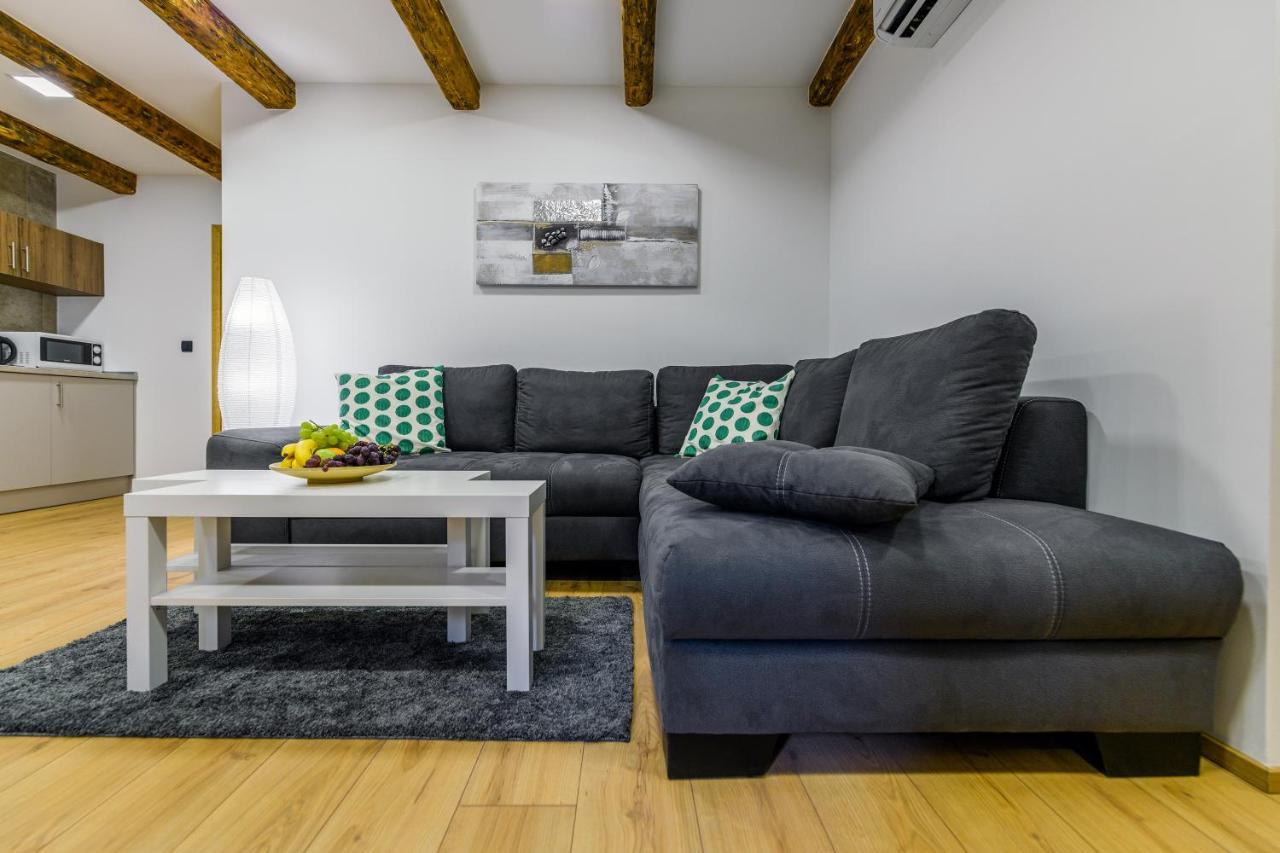 Urban Apartments With Sauna Zara Esterno foto