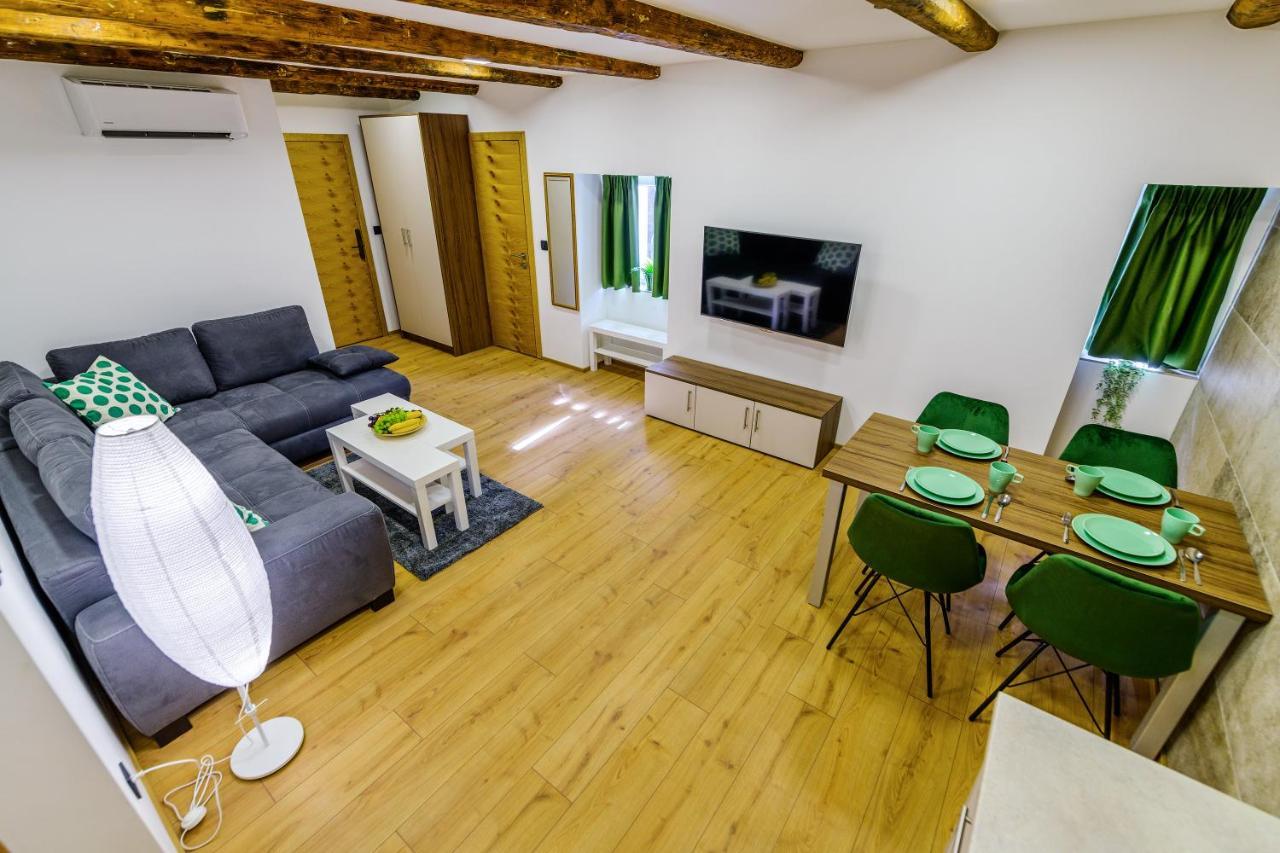 Urban Apartments With Sauna Zara Esterno foto
