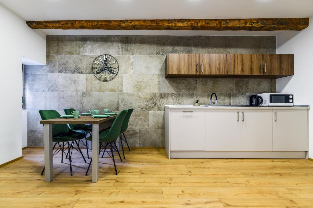 Urban Apartments With Sauna Zara Esterno foto