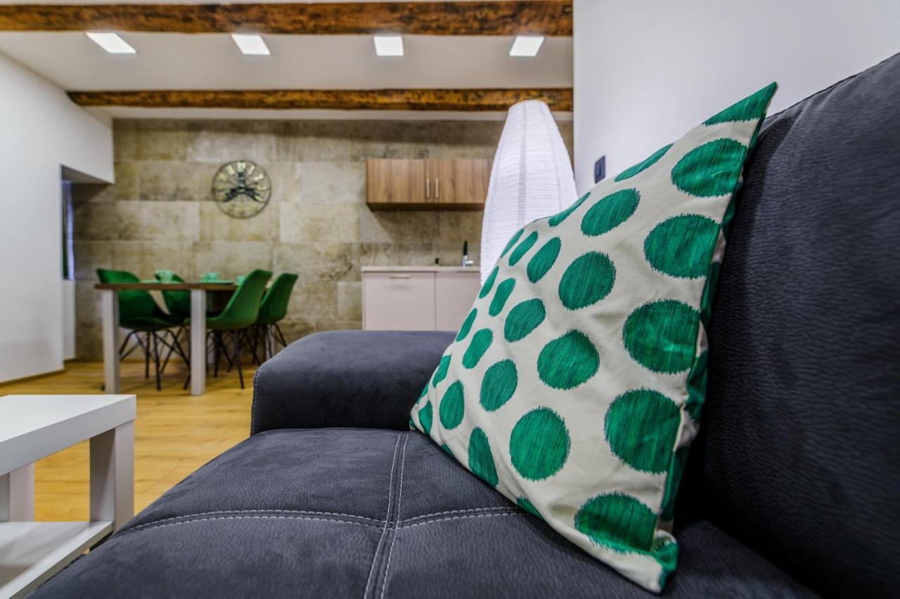Urban Apartments With Sauna Zara Esterno foto